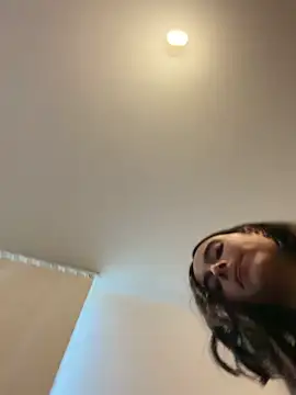 Snapshot of swrennn19 chatting on 26, 4, 2026 swrennn19 online show from 26, 4, 2026