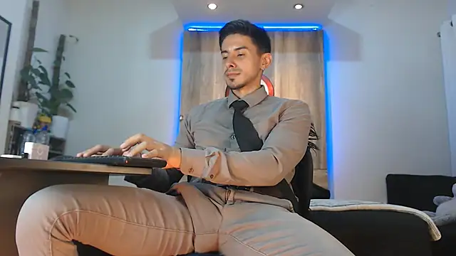 Snapshot of Andrew_4_ chatting on 8, 3, 2026 Andrew 4 online show from 8, 3, 2026