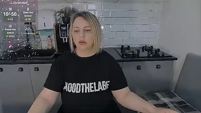 erikaerika online show from 17, 4, 2026