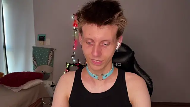 Snapshot of vladdymeow chatting on 2, 12, 2024 vladdymeow online show from 2, 12, 2024