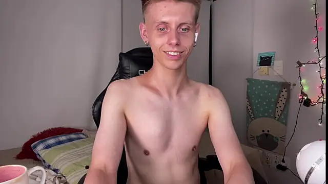 Snapshot of vladdymeow chatting on 1, 1, 2025 vladdymeow online show from 1, 1, 2025