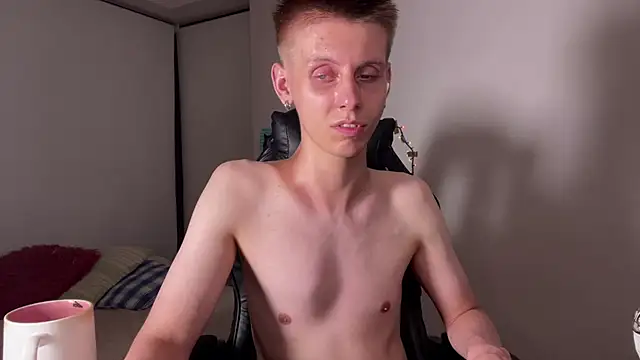 Snapshot of vladdymeow chatting on 5, 1, 2025 vladdymeow online show from 5, 1, 2025