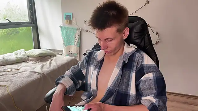 Snapshot of vladdymeow chatting on 5, 2, 2025 vladdymeow online show from 5, 2, 2025