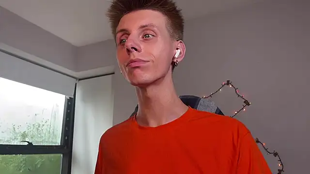 Snapshot of vladdymeow chatting on 5, 2, 2025 vladdymeow online show from 5, 2, 2025