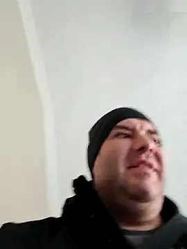 Andrew1900529 online show from 14, 2, 2025