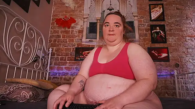 Snapshot of Evelively chatting on 8, 6, 2026 Evelively online show from 8, 6, 2026