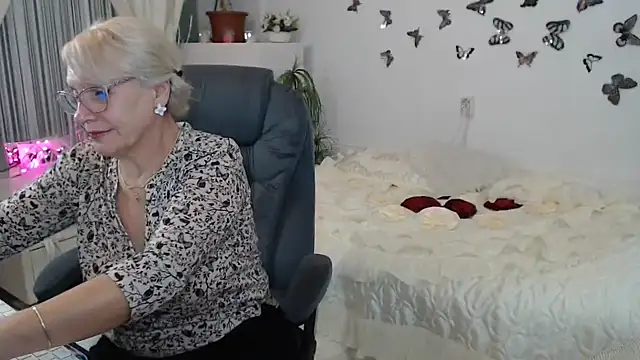 Ghertrude52 online show from 2, 10, 2025