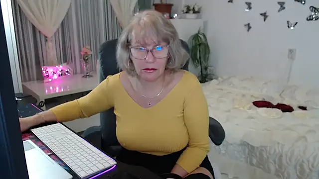 Ghertrude52 online show from 19, 10, 2025