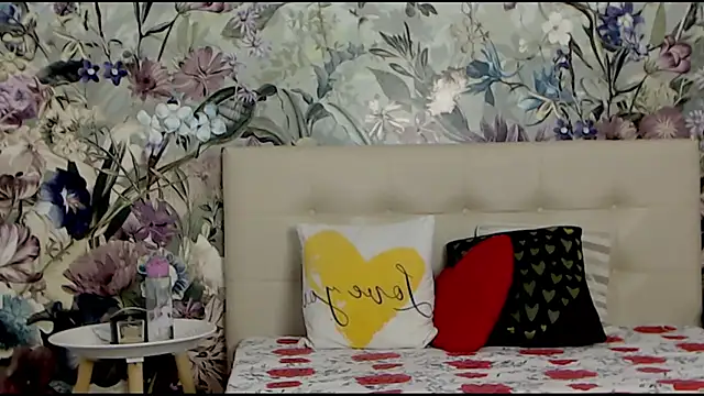 RoseDiamond06 online show from 25, 1, 2025