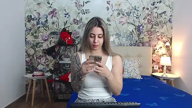 Snapshot of RoseDiamond06 chatting on 20, 4, 2026 RoseDiamond06 online show from 20, 4, 2026