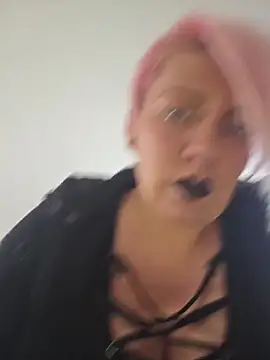 PinkTheHawk online show from 31, 5, 2026