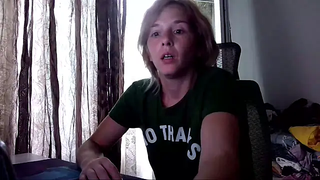 Snapshot of SexxyLety chatting on 9, 7, 2026 SexxyLety online show from 9, 7, 2026