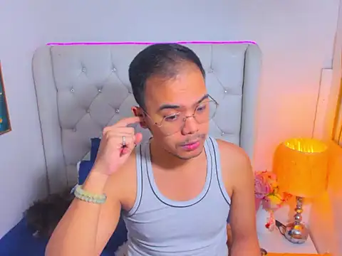 Snapshot of AsianZero chatting on 5, 5, 2026 AsianZero online show from 5, 5, 2026