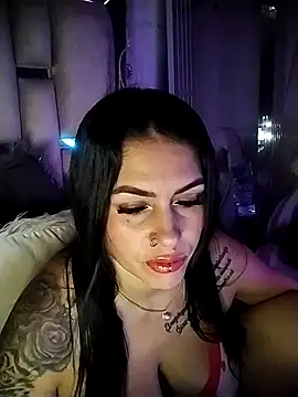 Snapshot of chelaqueen_ chatting on 13, 5, 2026 chelaqueen online show from 13, 5, 2026