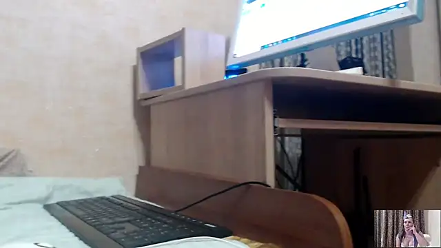 Snapshot of SheLion chatting on 6, 4, 2026 SheLion online show from 6, 4, 2026