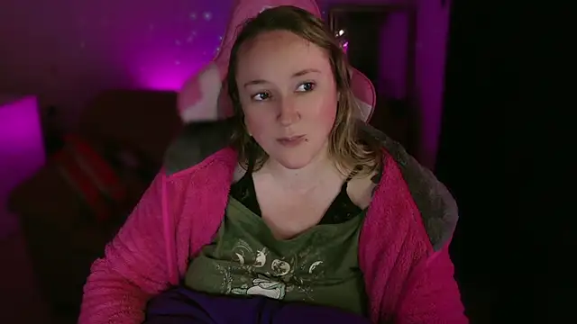 Snapshot of kisicaxx chatting on 12, 2, 2025 kisicaxx online show from 12, 2, 2025