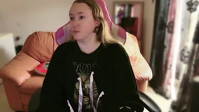 Snapshot of kisicaxx chatting on 15, 2, 2025 kisicaxx online show from 15, 2, 2025