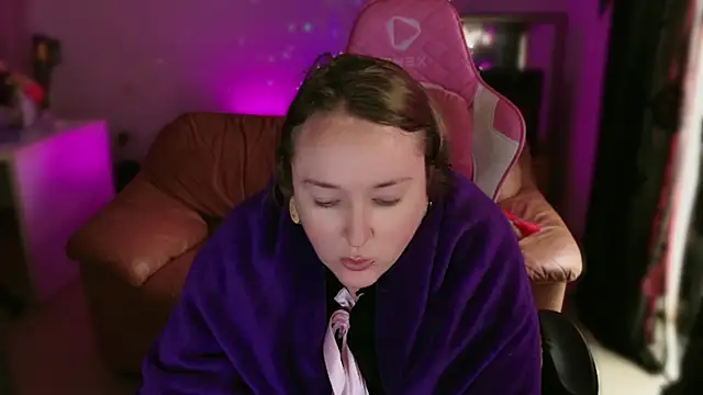 Snapshot of kisicaxx chatting on 18, 2, 2025 kisicaxx online show from 18, 2, 2025