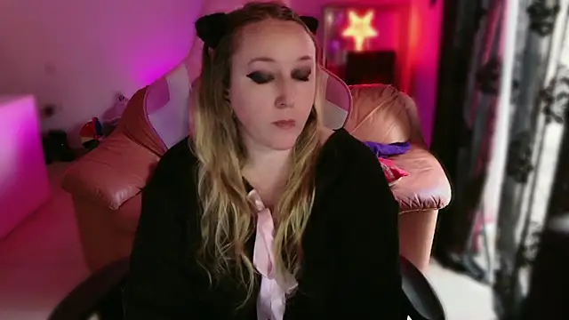 Snapshot of kisicaxx chatting on 21, 2, 2025 kisicaxx online show from 21, 2, 2025