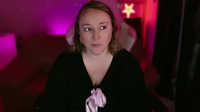 Snapshot of kisicaxx chatting on 25, 2, 2025 kisicaxx online show from 25, 2, 2025