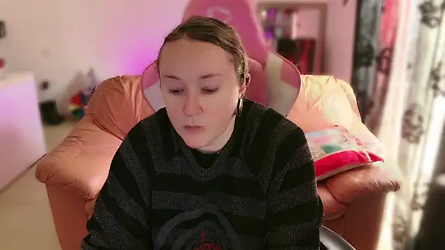 Snapshot of kisicaxx chatting on 27, 2, 2025 kisicaxx online show from 27, 2, 2025