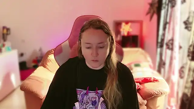 Snapshot of kisicaxx chatting on 8, 3, 2025 kisicaxx online show from 8, 3, 2025