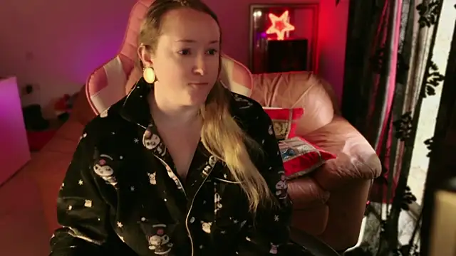 Snapshot of kisicaxx chatting on 18, 3, 2025 kisicaxx online show from 18, 3, 2025