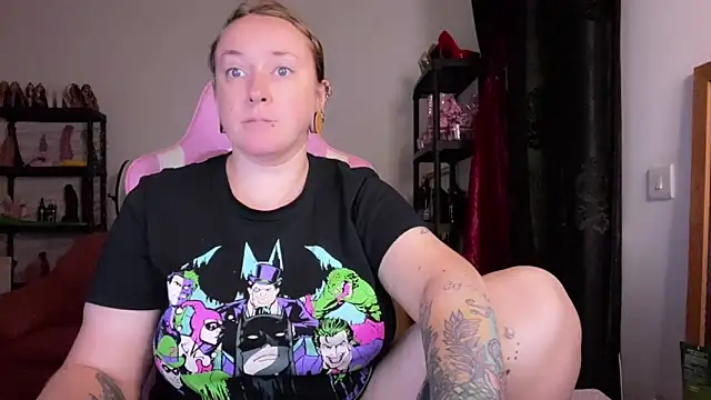 Snapshot of kisicaxx chatting on 6, 11, 2025 kisicaxx online show from 6, 11, 2025