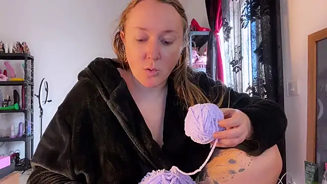 Snapshot of kisicaxx chatting on 28, 11, 2025 kisicaxx online show from 28, 11, 2025