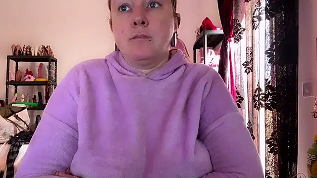 Snapshot of kisicaxx chatting on 3, 3, 2026 kisicaxx online show from 3, 3, 2026