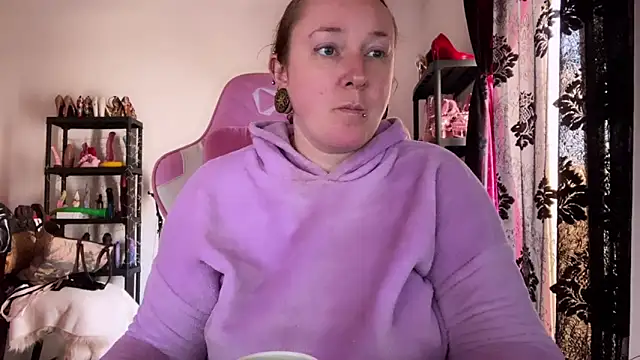 Snapshot of kisicaxx chatting on 4, 3, 2026 kisicaxx online show from 4, 3, 2026