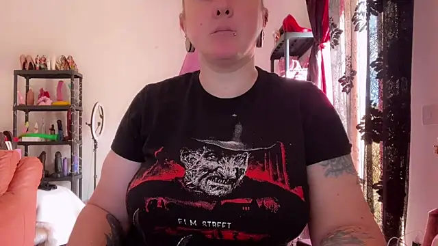 Snapshot of kisicaxx chatting on 13, 3, 2026 kisicaxx online show from 13, 3, 2026