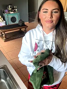 lovely beast online show from 8, 10, 2025