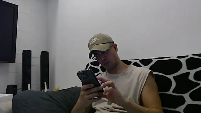 Snapshot of SebastianReiss chatting on 20, 10, 2025 SebastianReiss online show from 20, 10, 2025