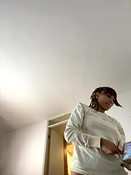 Snapshot of hollythomson chatting on 22, 10, 2025 hollythomson online show from 22, 10, 2025