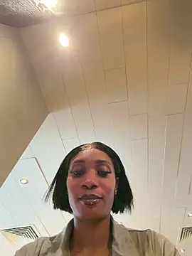 Snapshot of __Nessa__ chatting on 24, 4, 2026 Nessa online show from 24, 4, 2026
