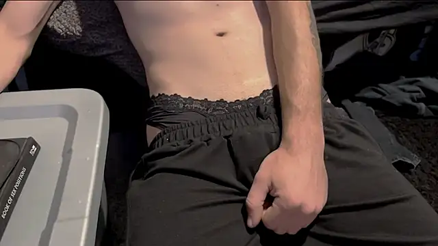 Snapshot of Happier_Naked chatting on 19, 2, 2026 Happier Naked online show from 19, 2, 2026