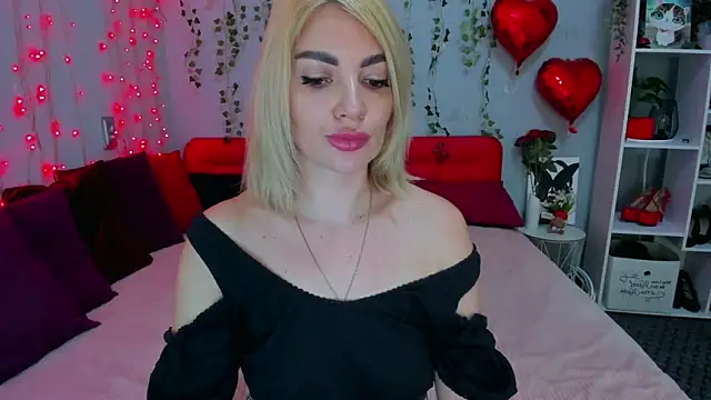 Snapshot of LunaBellucci chatting on 14, 4, 2026 LunaBellucci online show from 14, 4, 2026