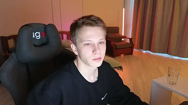 Snapshot of arlekincrop chatting on 3, 3, 2025 arlekincrop online show from 3, 3, 2025