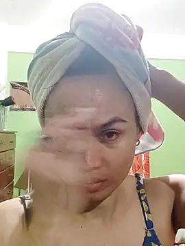 Snapshot of QueenSoreal chatting on 18, 9, 2025 QueenSoreal online show from 18, 9, 2025