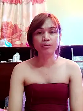 Snapshot of QueenSoreal chatting on 13, 10, 2025 QueenSoreal online show from 13, 10, 2025