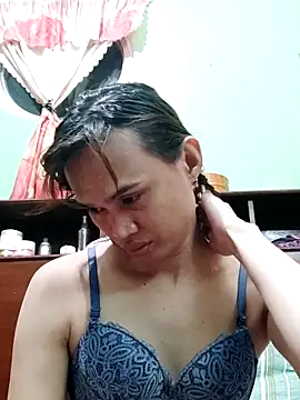 QueenSoreal online show from 4, 12, 2025