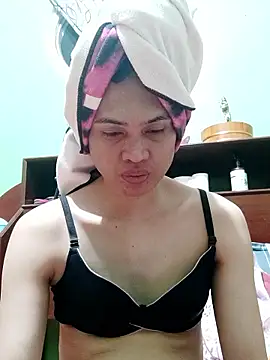 Snapshot of QueenSoreal chatting on 10, 1, 2026 QueenSoreal online show from 10, 1, 2026