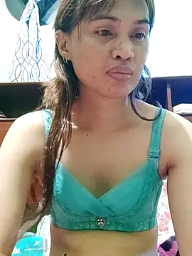 Snapshot of QueenSoreal chatting on 13, 1, 2026 QueenSoreal online show from 13, 1, 2026