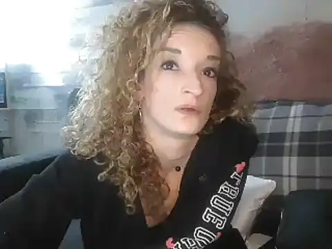 Snapshot of AshleyRain chatting on 15, 12, 2025 AshleyRain online show from 15, 12, 2025