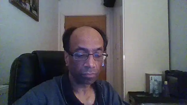 Snapshot of rauncher1 chatting on 23, 12, 2024 rauncher1 online show from 23, 12, 2024
