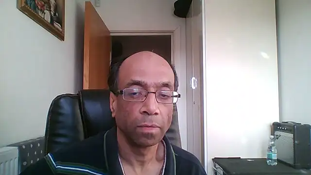 Snapshot of rauncher1 chatting on 14, 1, 2025 rauncher1 online show from 14, 1, 2025