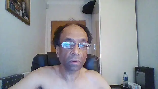 Snapshot of rauncher1 chatting on 10, 9, 2025 rauncher1 online show from 10, 9, 2025