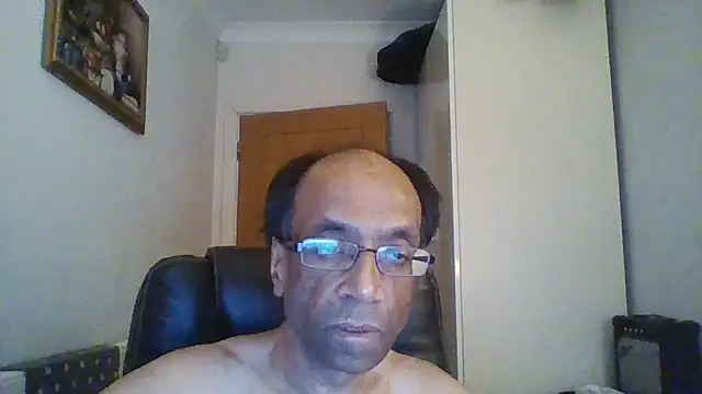 Snapshot of rauncher1 chatting on 17, 9, 2025 rauncher1 online show from 17, 9, 2025