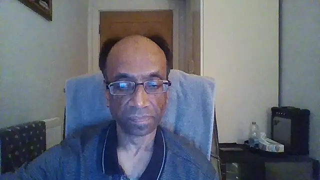 Snapshot of rauncher1 chatting on 25, 9, 2025 rauncher1 online show from 25, 9, 2025